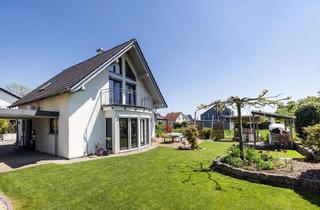Einfamilienhaus kaufen in 78343 Gaienhofen, Modernes und top gepflegtes Einfamilienhaus mit ELW in idyllischer Randlage