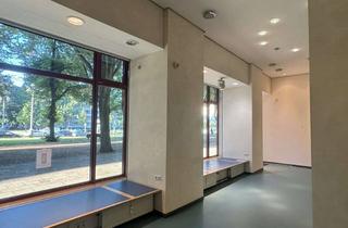 Geschäftslokal mieten in Karl-Marx-Allee 107, 10243 Friedrichshain, Repräsentative Ladenfläche mit großer Schaufensterfront in Bestlage