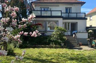 Villa kaufen in 63179 Obertshausen, Freistehende Villa mit Potential in Obertshausen