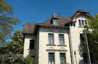 Wohnung kaufen in 31303 Burgdorf, Burgdorf - Charmante Altbauwohnung in denkmalgeschützter Villa