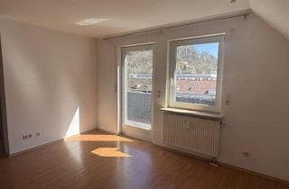 Wohnung kaufen in 73312 Geislingen, Helle 2,5-Zimmer-Dachgeschosswohnung mit 2 Balkonen und 2 Duplexparker