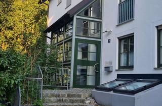 Wohnung kaufen in 83646 Bad Tölz, Wunderschöne 1,5-Zimmer-Dachgeschoss-Galerie-Wohnung inkl. TG, Balkon, EBK, Abstellraum, Keller.