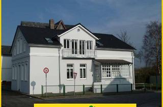 Wohnung mieten in 26931 Elsfleth, Sanierter Altbau! - 3-Zimmer-Wohnung mit seitlichem Hunteblick!