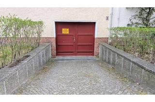 Garagen kaufen in 12247 Lankwitz, Vielseitig nutzbare Garage in ruhiger Lage von Berlin-Lankwitz