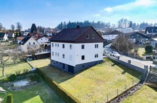 Anlageobjekt in 94065 Waldkirchen, 5,04 % Bruttorendite - Ihr Investment mit Zukunft – Zweifamilienhaus in Top-Lage von Waldkirchen!