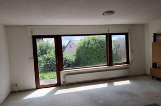 Haus kaufen in Konrad-Adenauer-Straße 34, 97230 Estenfeld, Schönes 6,5-Zimmer-Reihenmittellhaus in Estenfeld in ruhiger Lage