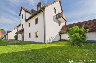 Wohnung kaufen in 93096 Köfering, Charmante Dachgeschosswohnung in ruhiger Lage – mit Garage und Südbalkon