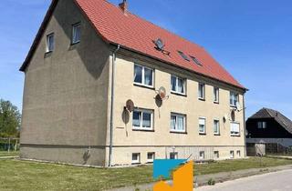 Wohnung kaufen in 18507 Grimmen, Lichtdurchflutete Dachgeschosswohnung mit Garten, Sondernutzungsrechten und viel Potenzial in Speckm
