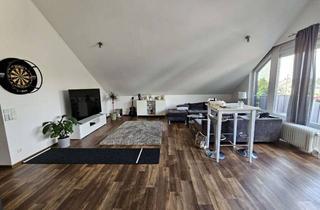 Wohnung kaufen in Auf Dem Grend, 53844 Troisdorf, Als Kapitalanlage: Helle 3-Zimmer-Dachgeschosswohnung, Balkon, 2 Stellplätze,