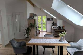 Wohnung mieten in 85435 Erding, Wunderschöne 2,5-Zimmer-DG-Wohnung mit Balkon und EBK in Erding (Neubau 2022)