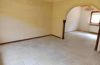 Einfamilienhaus kaufen in 55595 Argenschwang, Älteres Einfamilienhaus mit Garage und kleinem Garten