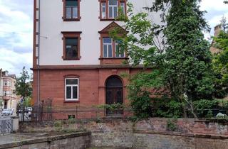 Wohnung kaufen in 76829 Landau, chice 2 ZKB Wohnung im Dachgeschoss einer Altstadtvilla