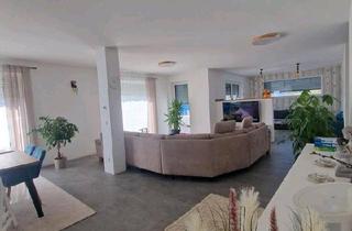 Wohnung kaufen in 36124 Eichenzell, Eichenzell - Riesige Eigentumswohnung mit Bungalow-Charakter