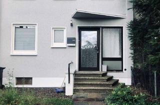 Reihenhaus kaufen in Krähenberg 15G, 29225 Celle, Renoviertes Reihenhaus mit Garten und Garage
