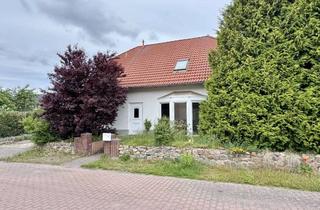 Einfamilienhaus kaufen in Wiesenauer Str. 21, 15295 Groß Lindow, Einfamilienhaus mit Potenzial - Garage, Garten, ruhig & renovierungsbedürftig