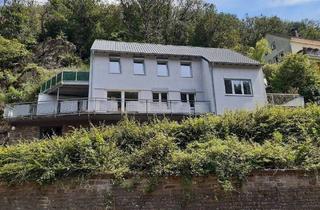 Einfamilienhaus kaufen in 56864 Bad Bertrich, Bad Bertrich - Interessantes Einfamilienhaus mit Dachterrasse, großem Balkon und 2 Garagen in idyllischer Wohnlage von Bad Bertrich