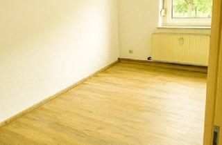 Wohnung kaufen in 09337 Hohenstein-Ernstthal, Hohenstein-Ernstthal - Charmante, sanierte Wohnung mit drei Zimmern, Balkon und Garten