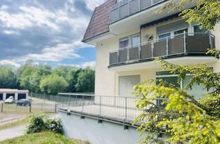 Wohnung kaufen in Waldstraße, 98646 Hildburghausen, Helle und hochwertige 3-Zi.-WHG mit 2 Balkonen, Garage und Keller zum baldigen Einzug frei!