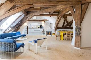 Wohnung kaufen in 82281 Egenhofen, Maisonette-Wohnung im Schloss mit besonderem Flair