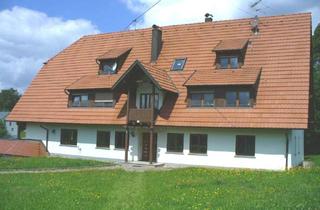 Wohnung mieten in Flözlinger Straße 17, 78126 Königsfeld, Großzügige 3-Zimmerwohnung mit Balkon im Ortsteil Weiler