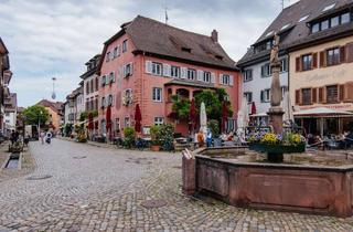 Gewerbeimmobilie kaufen in 79219 Staufen, Geschichtsreiches Gasthaus „Löwen“ mit Hotelanbau mitten im Herzen von Staufen