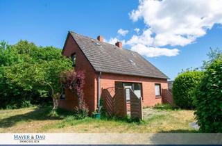 Haus kaufen in 26209 Hatten, Altbestand auf über 800m² großem Baugrundstück für Ihr Neubauprojekt, Obj. 8641