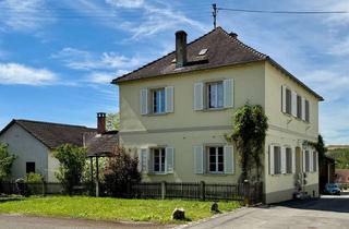 Mehrfamilienhaus kaufen in 79588 Efringen-Kirchen, Mehrfamilienhaus in einem ehemaligen Schulgebäude mit Anbau – Historisches Juwel mit Altbau- und 70e