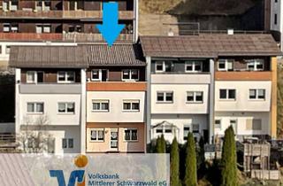 Haus kaufen in 78148 Gütenbach, Zentral gelegenes Reihenmittelhaus mit herrlichem Ausblick in Gütenbach!