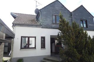 Doppelhaushälfte kaufen in 42929 Wermelskirchen, Doppelhaushälfte mit Einliegerwohnung, Garage und Carport in ruhiger Lage (Pohlhausen)