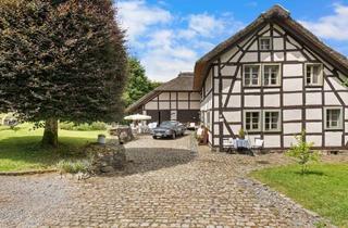 Bauernhaus kaufen in 52156 Monschau, Historisches Bauernhaus mit Reetdach und kleinem Pferdestall in Monschau-Widdau