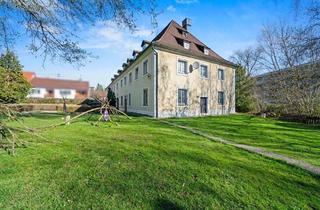 Anlageobjekt in 88433 Schemmerhofen, Seltene Kapitalanlage! Denkmalgeschütztes Schlossgebäude mit 9 Wohneinheiten und Ausbaupotenzial