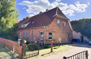 Doppelhaushälfte kaufen in Birkenstraße, 18311 Ribnitz-Damgarten, Doppelhaushälfte mit 6 Zimmern, moderner Einbauküche, Kaminofen und großem Grundstück ... !!!