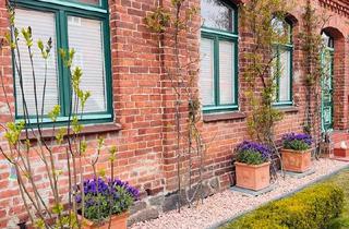 Haus kaufen in 19386 Lübz, Lübz - PROVISIONSFREI! Charmantes Stadthaus mit Garten+Nebengebäude