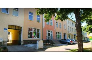 Wohnung mieten in Spiegelstr. 13, 38820 Halberstadt, Große 3 Zimmer + Küche (inkl. EBK) + Bad (Wanne + Dusche) + PKW-Abstellplatz in 38820 HALBERSTADT