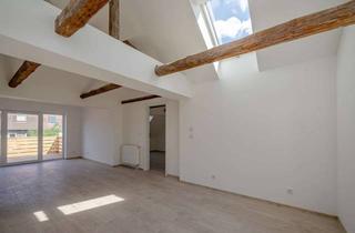 Wohnung mieten in 37603 Holzminden, Attraktive 2-Zimmer-DG-Wohnung mit Balkon in Holzminden – Modernisiert und bereit zum Einziehen!