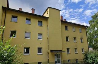 Wohnung mieten in Lochsbergstraße, 91257 Pegnitz, Stilvolle, modernisierte 1,5-Raum-EG-Wohnung mit Balkon und Einbauküche in Pegnitz