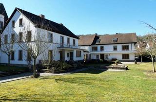 Haus kaufen in 66885 Altenglan, Außergewöhnlich! Zwei traumhafte Einfamilienhäuser mit parkähnlichem Grundstück