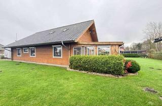 Haus kaufen in 25923 Humptrup, Großes Holzhaus für Familien mit Garage und guter Energieklasse in Feldrandlage