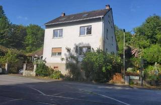 Einfamilienhaus kaufen in 63825 Schöllkrippen, Geräumiges, preiswertes 9-Raum-Einfamilienhaus in zentraler, grüner Lage