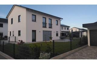 Haus mieten in Sonnenblumenstraße 27, 92421 Schwandorf, Einfamilienhaus mit Einbauküche und gehobener Ausstattung in Schwandorf