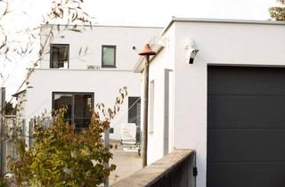 Wohnung kaufen in 84036 Kumhausen, Absolute Rarität! Neuwertige Traumimmobilie mit Pool und wunderbarem Ausblick