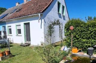 Doppelhaushälfte kaufen in 17379 Ferdinandshof, Ferdinandshof - Doppelhaushälfte mit großem Garten, Gästehaus und Carport