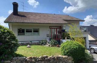 Haus kaufen in 33184 Altenbeken, Altenbeken - Besonderes 300qm 2 Fam Haus mit100qm Einliegerwhg 3Garagen 4 Stellp 705qm unverbaubar