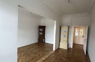 Wohnung mieten in Münchener Straße, 83022 Innenstadt, Exklusives Wohnen zwischen Stuck & Parkett – 2-Zimmer-Altbau mit Balkon in Bestlage