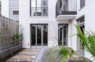 Wohnung mieten in Taubenstraße 51, 10117 Mitte, Schickes City Apartment mit privater Terrasse in Mitte, 24/7 Concierge & Kaminlounge