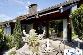 Villa kaufen in 65428 Rüsselsheim, Wohnen der Extraklasse: Freistehende Villa mit ELW