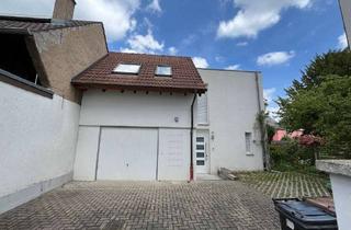 Haus mieten in 76356 Weingarten, kleines Hinterhaus mit schönem Garten in Weingarten (Baden)