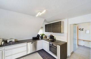 Wohnung kaufen in 71679 Asperg, Freie 3 Zimmer DG-Wohnung mit Balkon, und Stellplatz. Ausbaupotential im Dachspitz. Provisionsfrei!