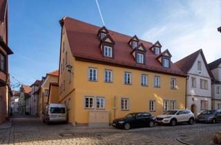 Wohnung mieten in Alter Stadtgraben 14, 91541 Rothenburg, Neubau - 2 Zi Whg im Dach eines Baudenkmals: Denkmalschutz trifft Hybridheizung