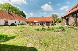 Haus kaufen in Dorfstraße 20, 16775 Stechlin, Großer schöner Hof und Wiese am See im Ort